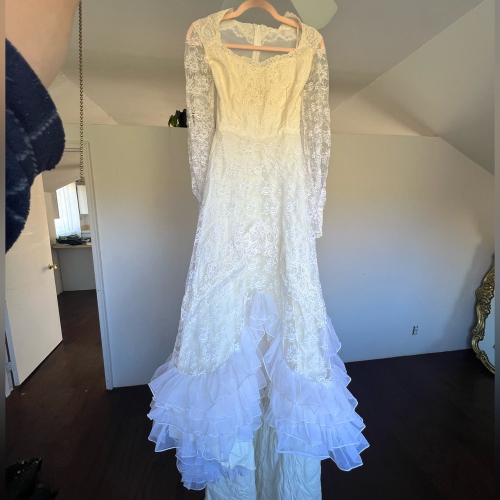 Vintage 70s-80s White Lace Wedding Dress